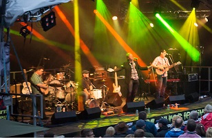 folklaw band at chepstow castle